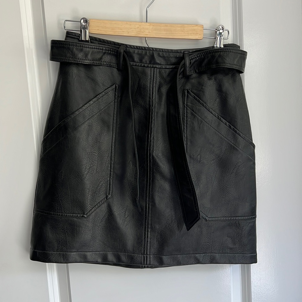 NWOT black leather- like skirt size small